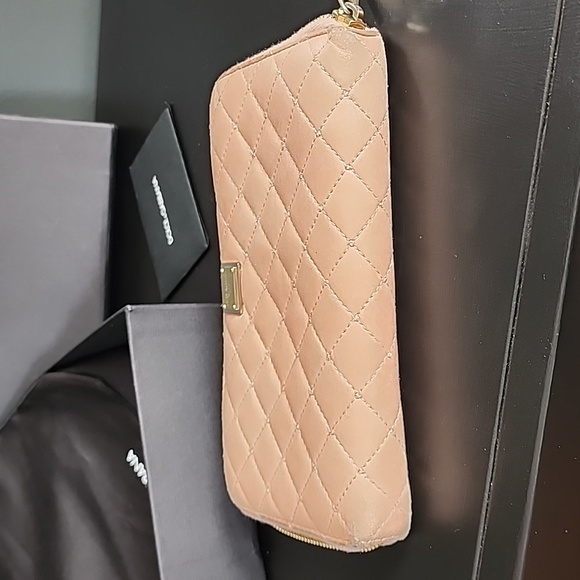 Dolce and Gabbana Wallet - Picture 7 of 14